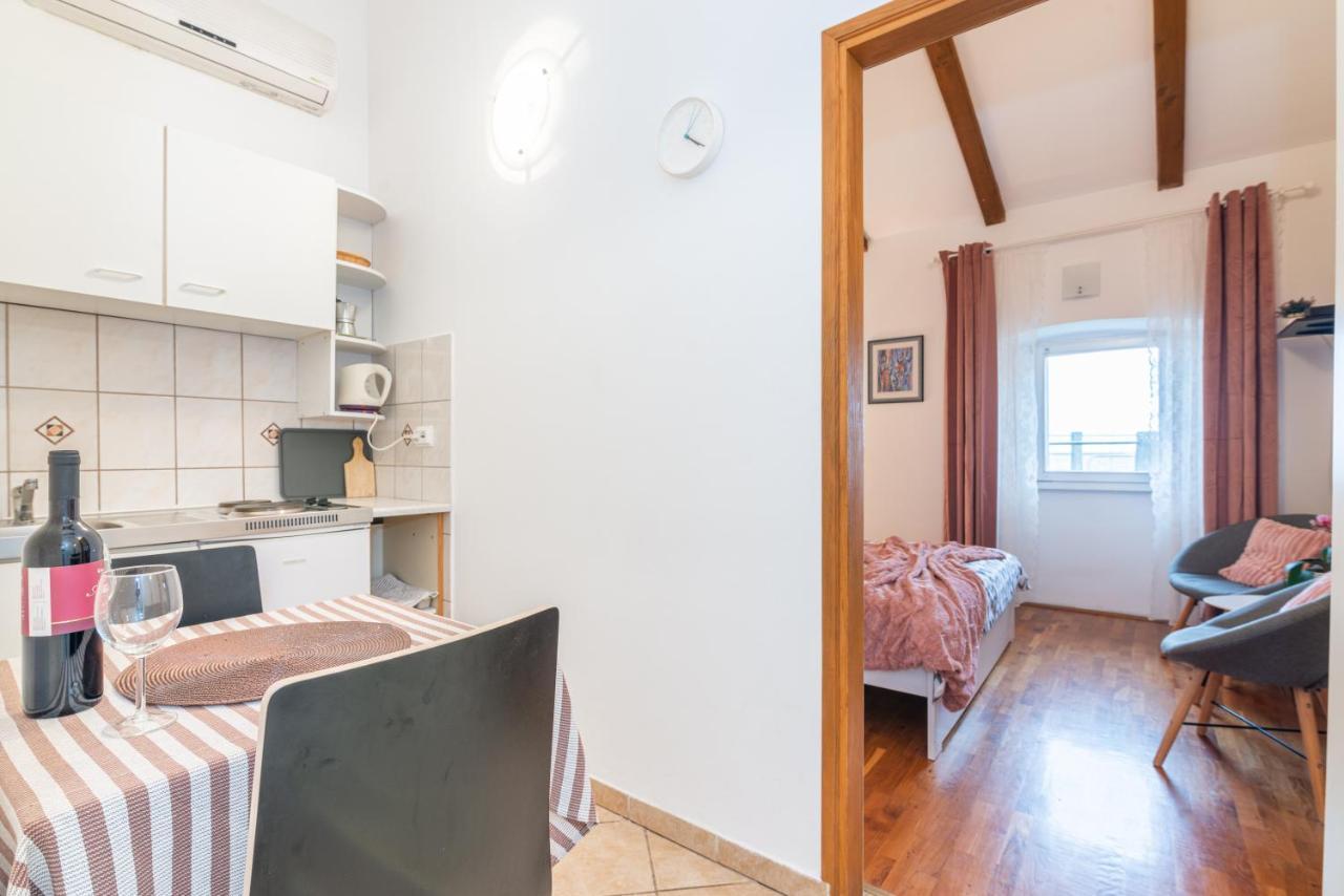 Apartment Gobac Ičići Buitenkant foto